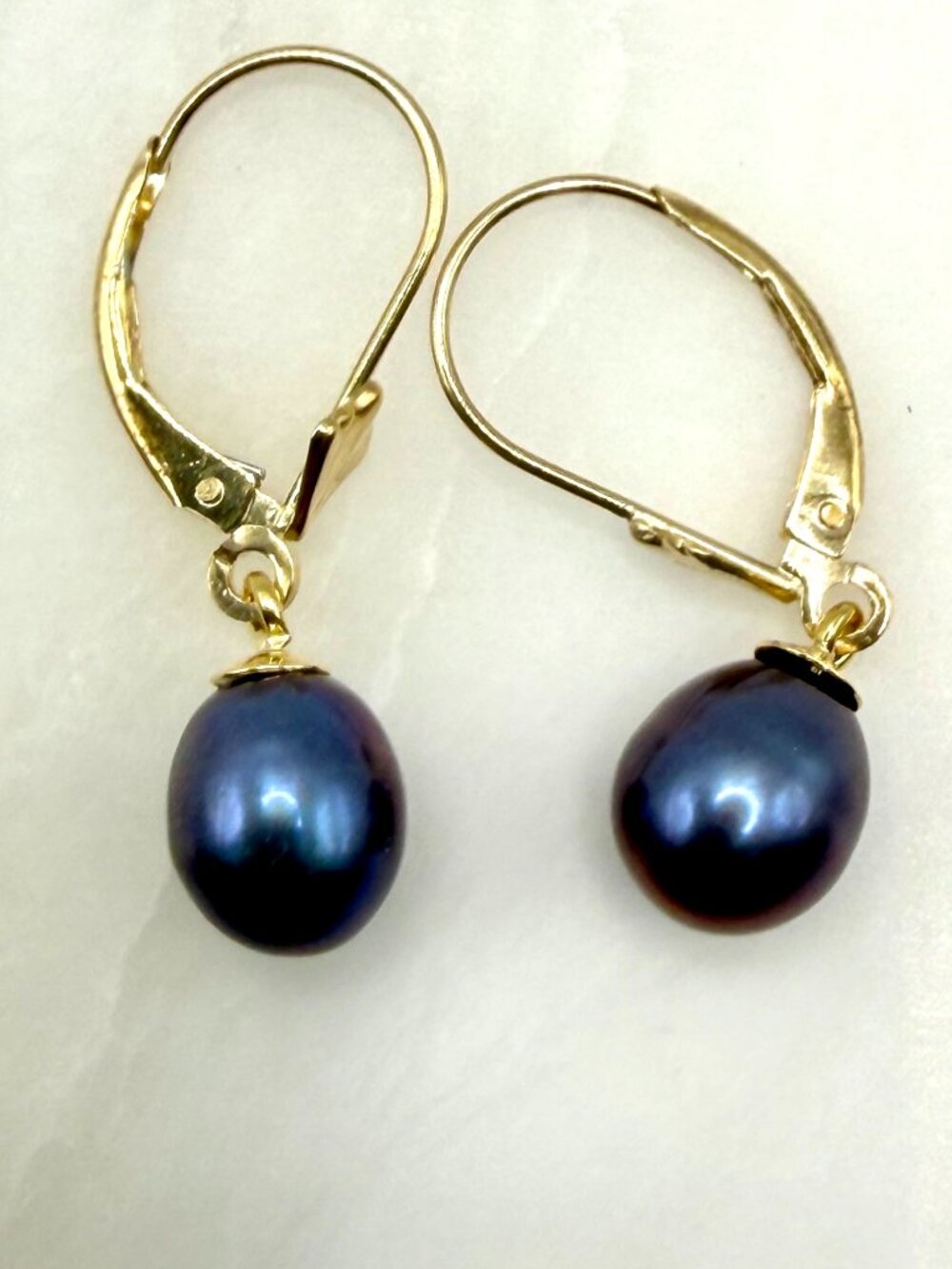 14K Gold Dark Purple Pearl Drop Earrings Dainty Vintage Leverback Description: